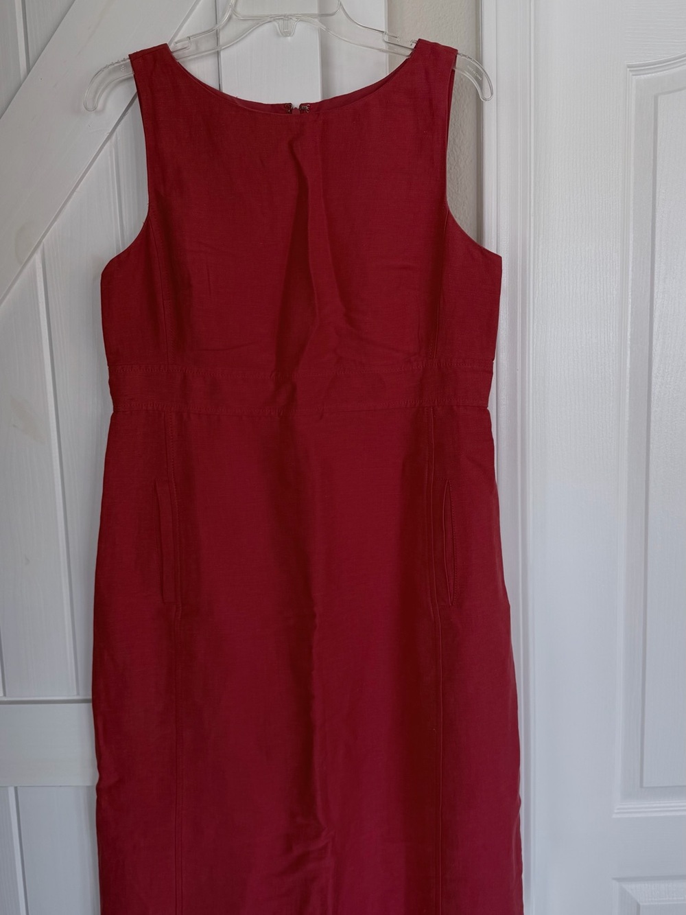 Classic Sleeveless Coral/Red Sheath Dress